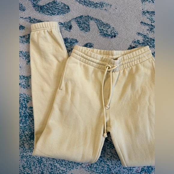 Aritzia TNA Soft Yellow Cozy Fleece Perfect Jogger Sweats - Picture 5 of 8